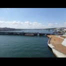 Blick von der „Metro-Brücke über das Goldene Horn“ (Haliç Metro Köprüsü) auf die Atatürk-Brücke (Atatürk Köprüsü) und weiter ins Goldene Horn